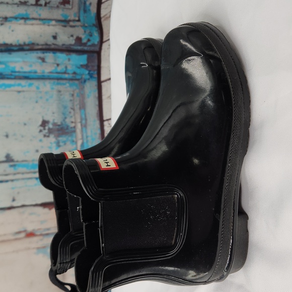 HUNTER Original CHELSEA GLOSS Rain Boots in Black - Picture 1 of 7